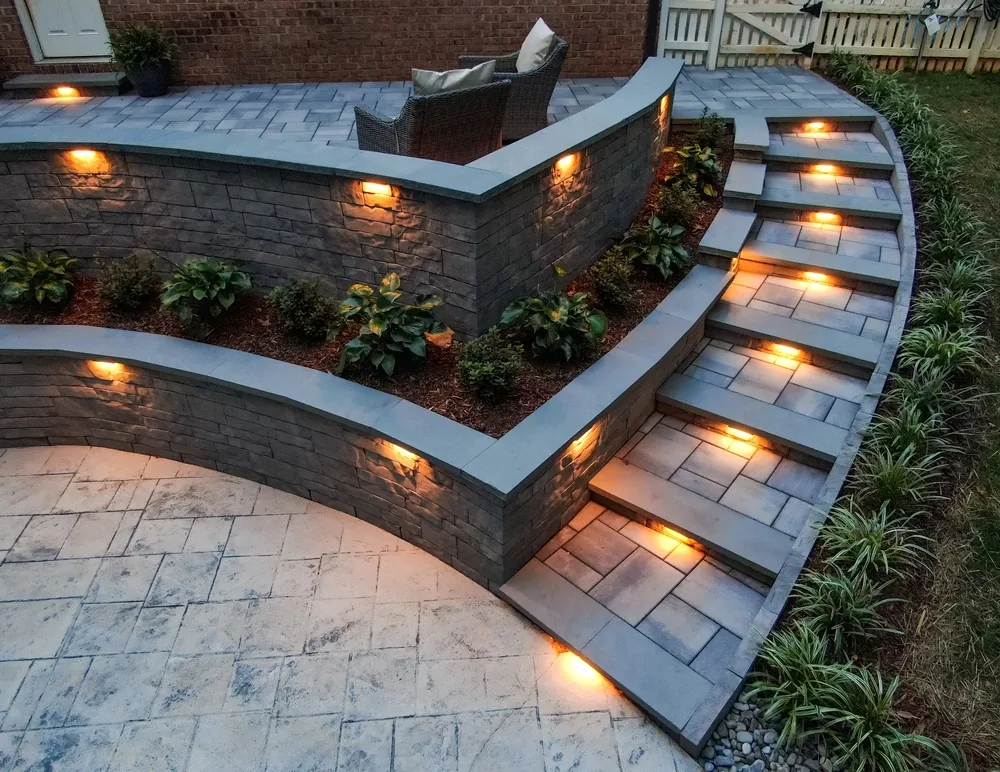 Outdoor steps hardscaping idea with lighting
